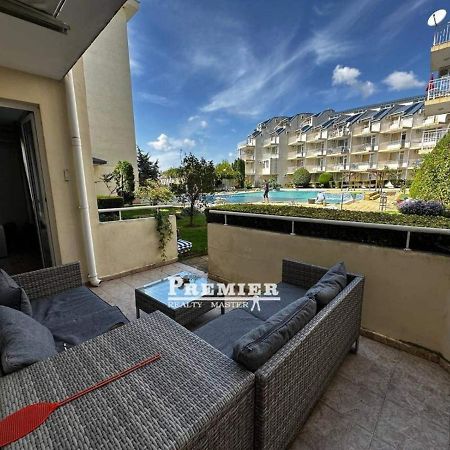 Aparthotel Rutland Bay 拉夫达 外观 照片